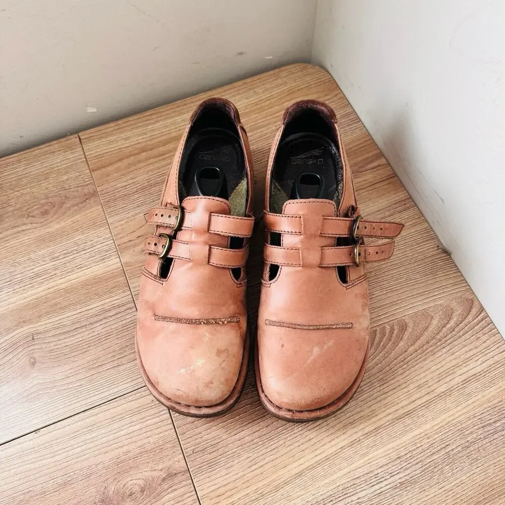 Dansko Tan Leather Slip On Shoes Women’s Size 9.5